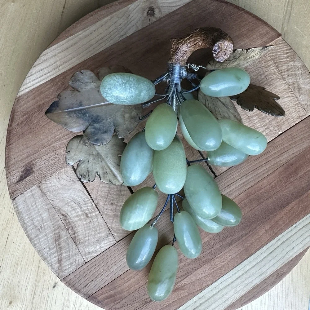 Vintage MCM Jade Quartz Stone Green Grape Cluster 7.5 Inch Carved Leave